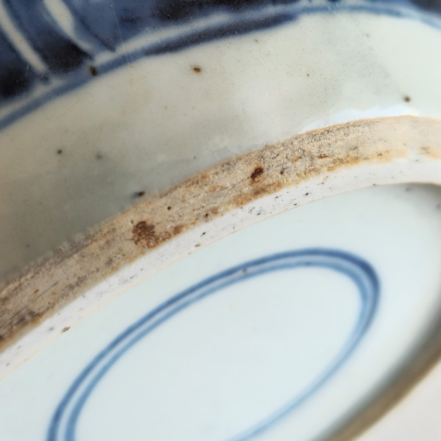 A CHINESE BLUE AND WHITE PORCELAIN 'GINGER' JAR | KANGXI PERIOD, EARLY 18TH CENTURY