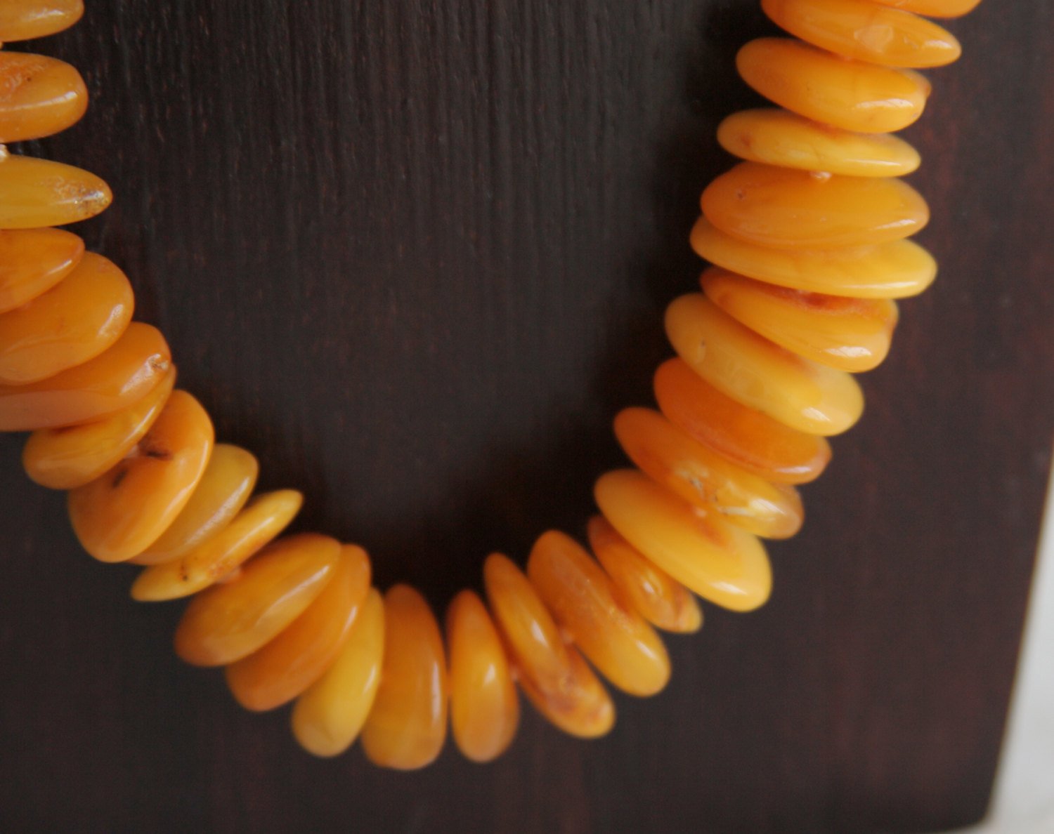 VINTAGE BALTIC AMBER Necklace Butterscotch Egg Yolk 54 gr Mollaris.com 