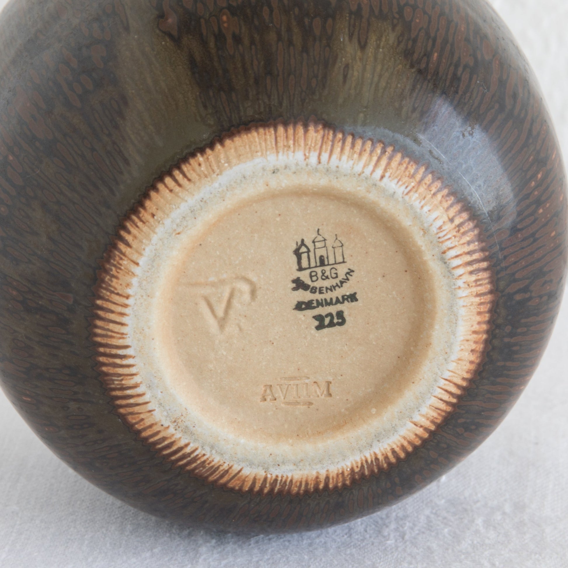 Bing & Grøndahl VALDEMAR PETERSEN Round Brown Harefur Stoneware Vase Mollaris.com 