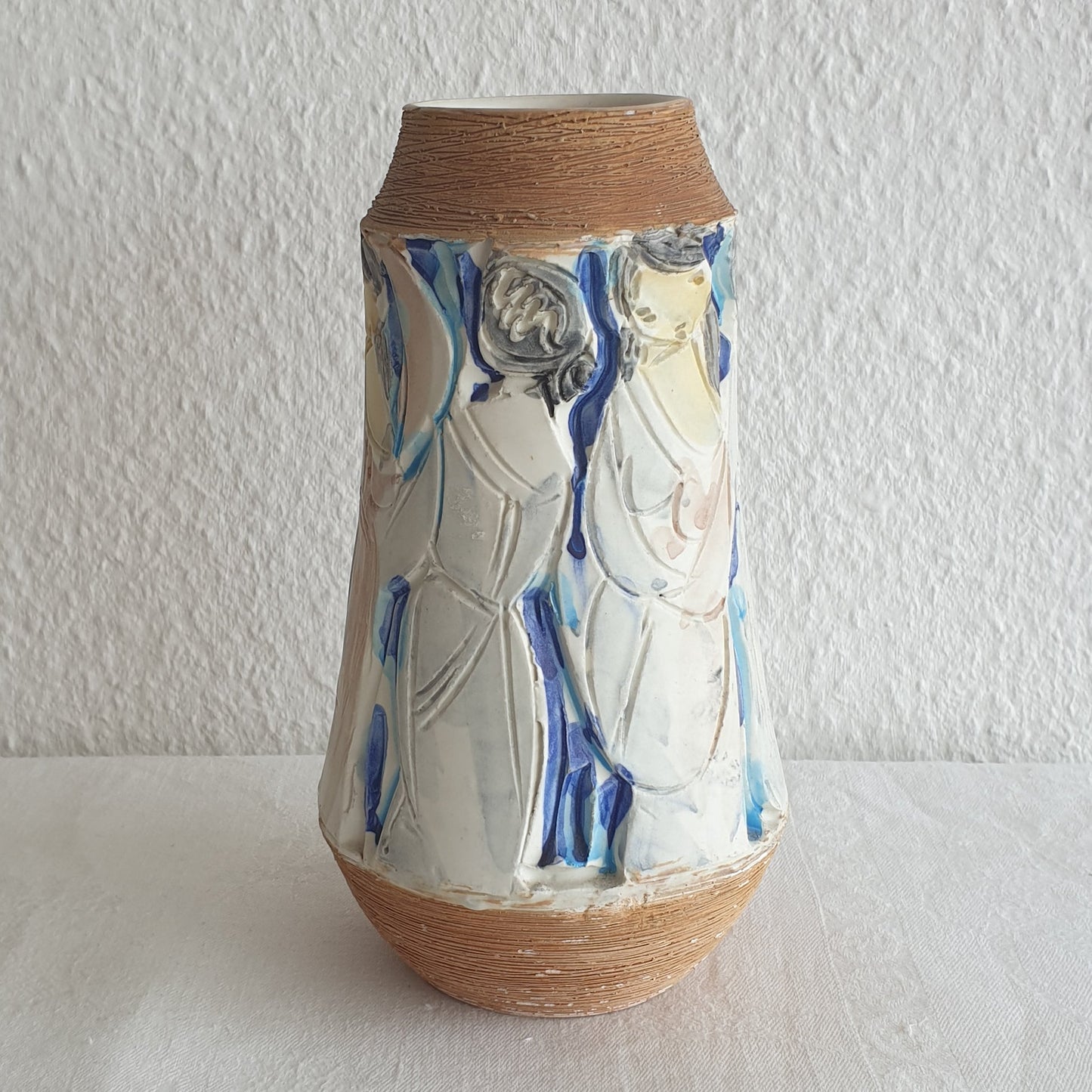 FRATELLI FANCIULLACCI White Blue Yellow Sgrafitto Decorated Ceramic Vase Mollaris.com 
