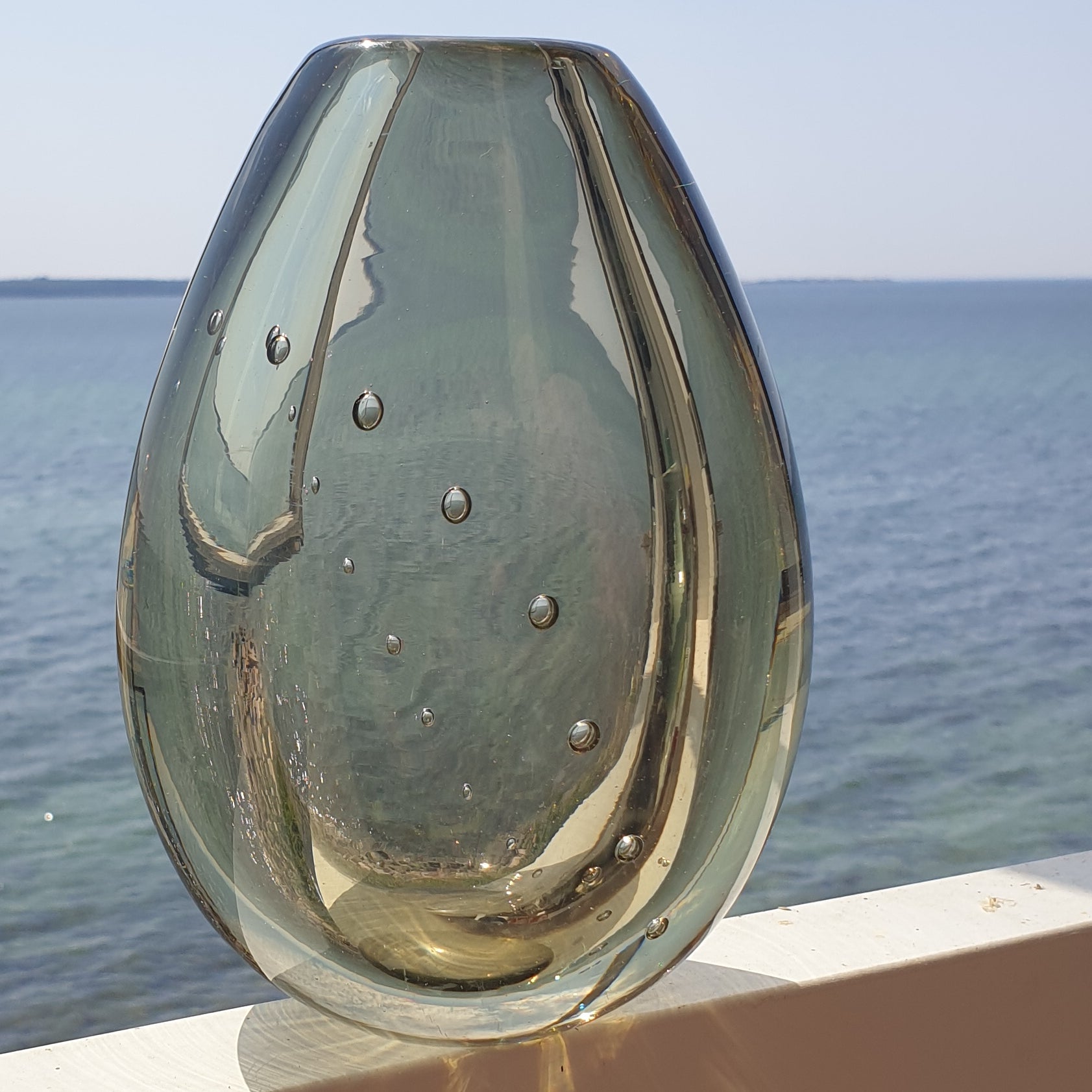 GUNNEL NYMAN Nuutajärvi Notsjö STRING OF PEARLS Bubble Glass Vase Mollaris.com 