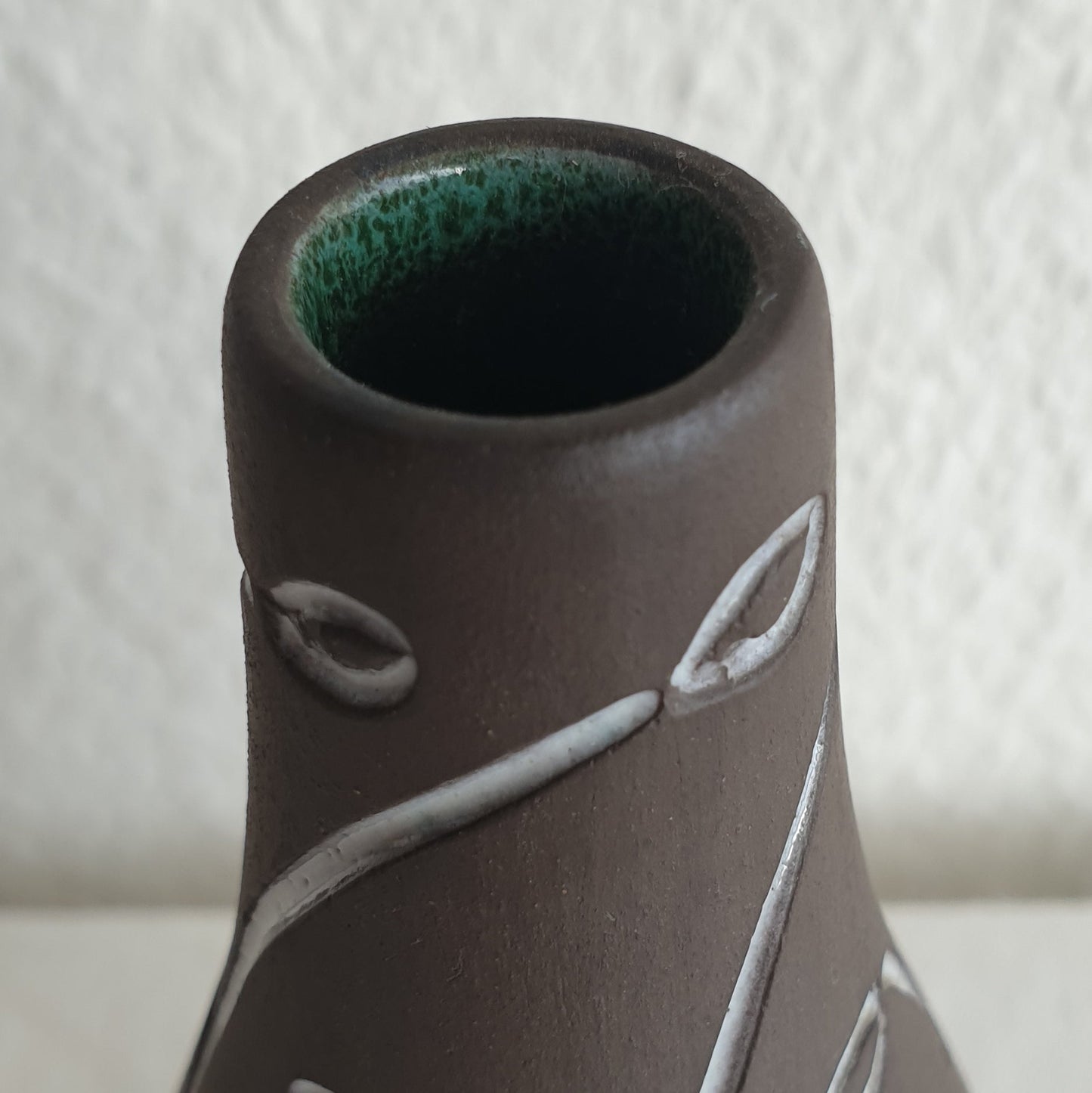 HELGE ØSTERBERG Small Sgrafitto Wines and Flowers White Glazed Stoneware Vase Mollaris.com 
