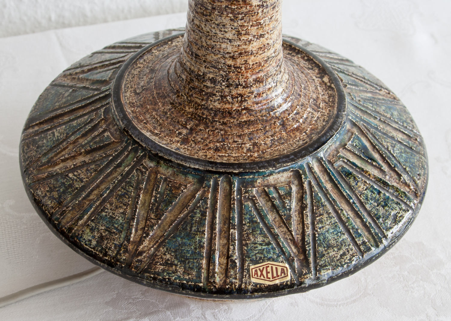 JETTE HELLERØE Geometric Decorated Ceramic Table Lamp Mollaris.com 