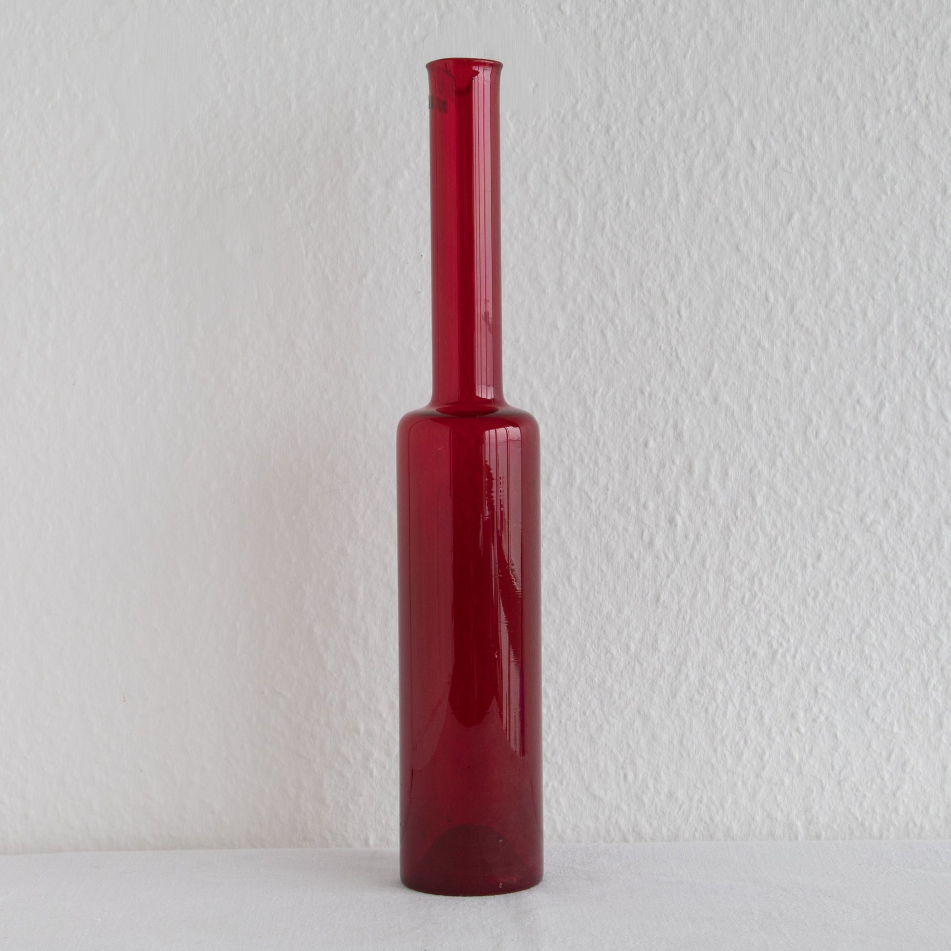 NANNY STILL Riihimäen Lasi Oy Koristepullo Ruby Red Glass Vase Mollaris.com 