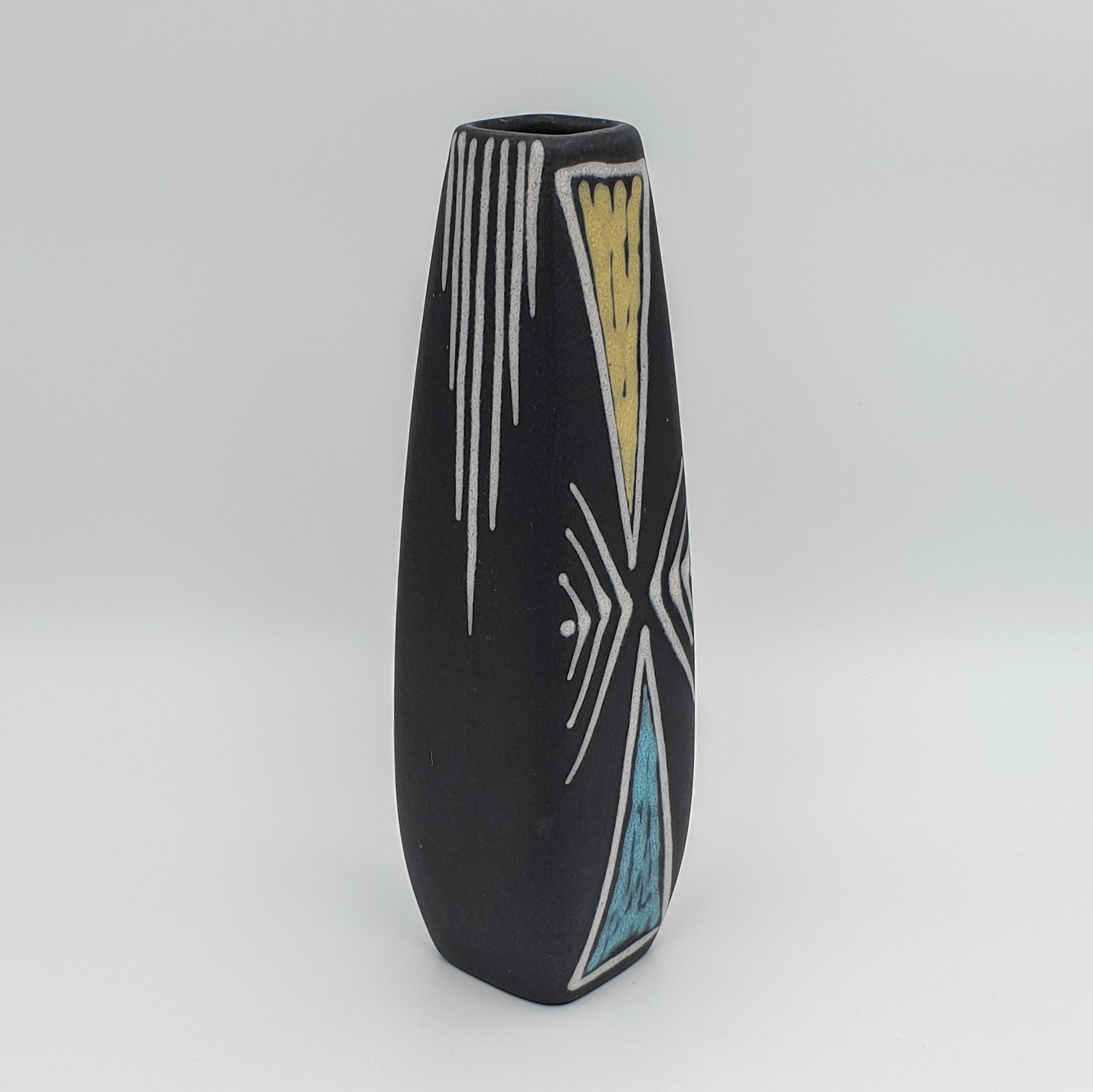 SØHOLM BURGUNDIA Geometric Pattern Decorated Ceramic Vase Mollaris.com 