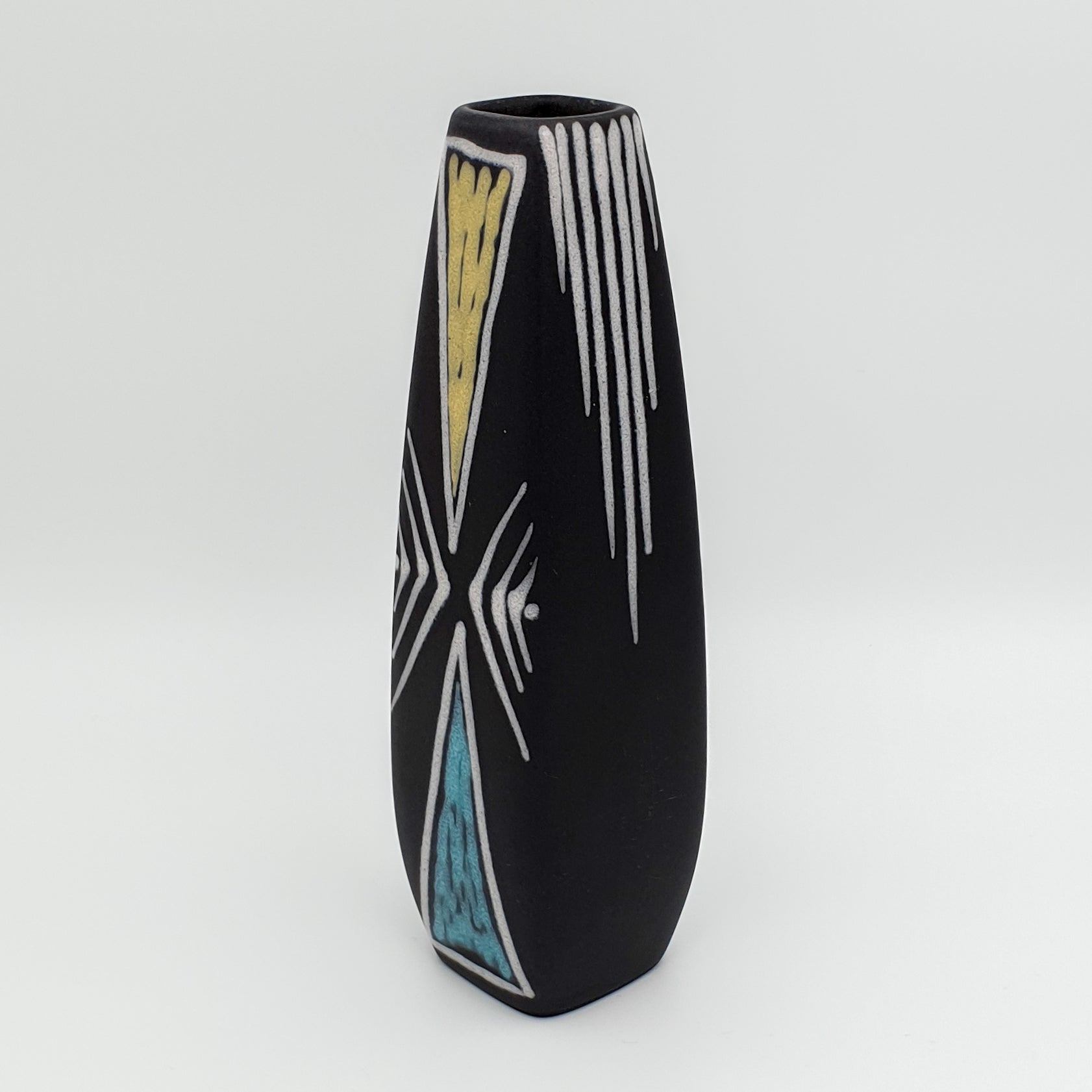 SØHOLM BURGUNDIA Geometric Pattern Decorated Ceramic Vase Mollaris.com 